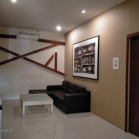 Aura Residence Саванакет Екстериор снимка